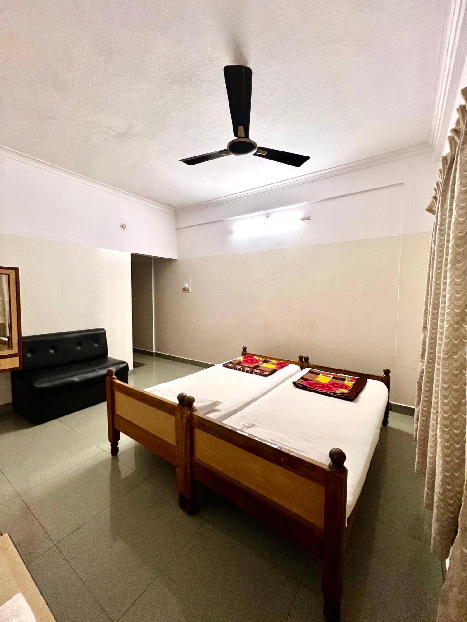 Sai Sagar Hotel Manipal Exterior photo